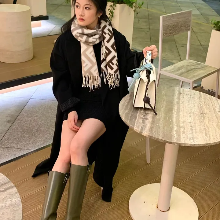 スーパーコピー フェンディ マフラー