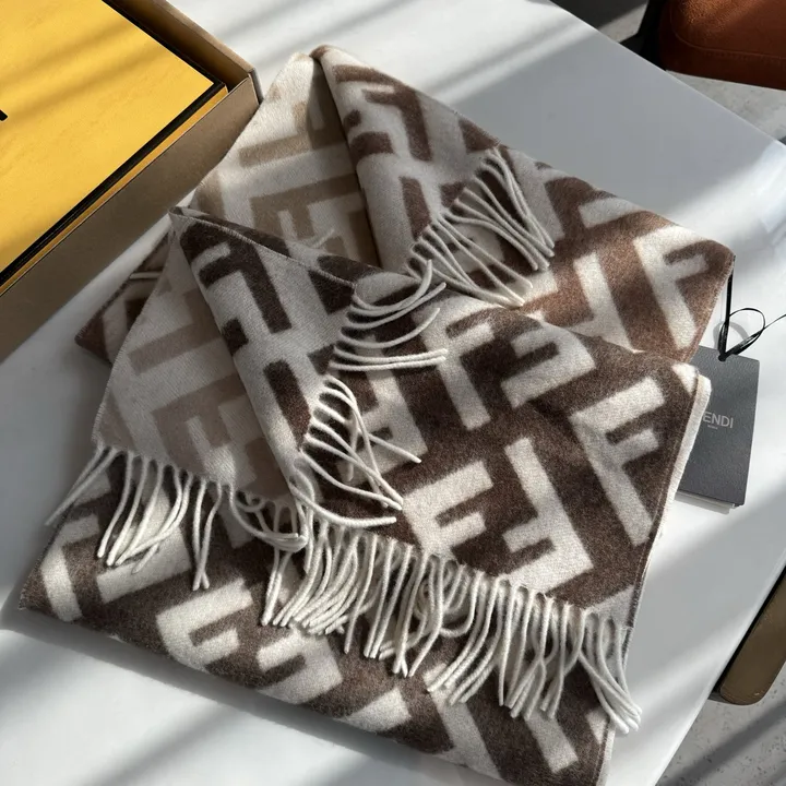 スーパーコピー フェンディ マフラー