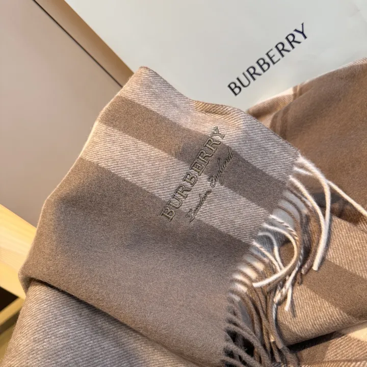 スーパーコピー バーバリー ス マフラー