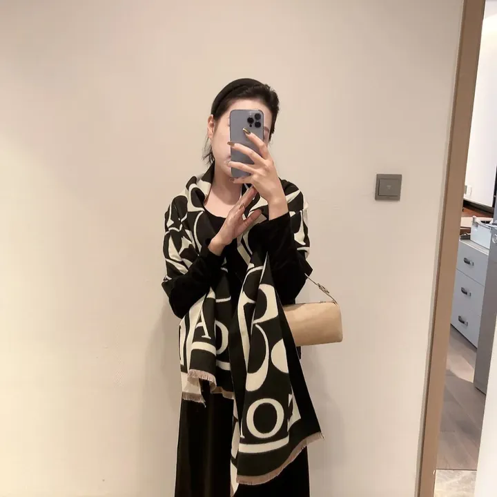 スーパーコピー コーチ マフラー