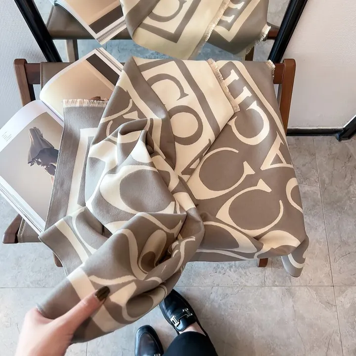 スーパーコピー コーチ マフラー