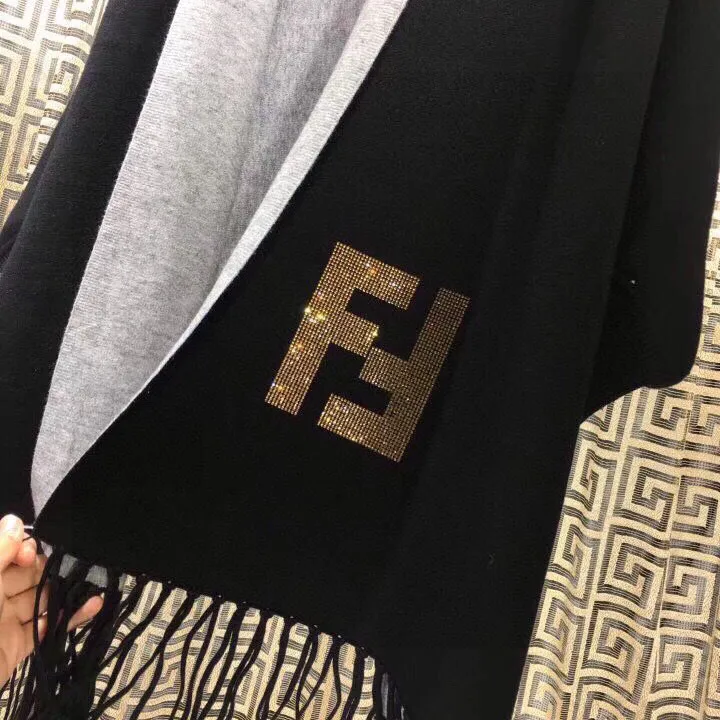 スーパーコピー フェンディ マフラー