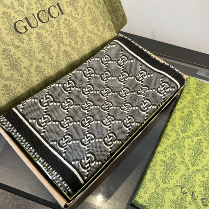 スーパーコピー グッチ マフラー