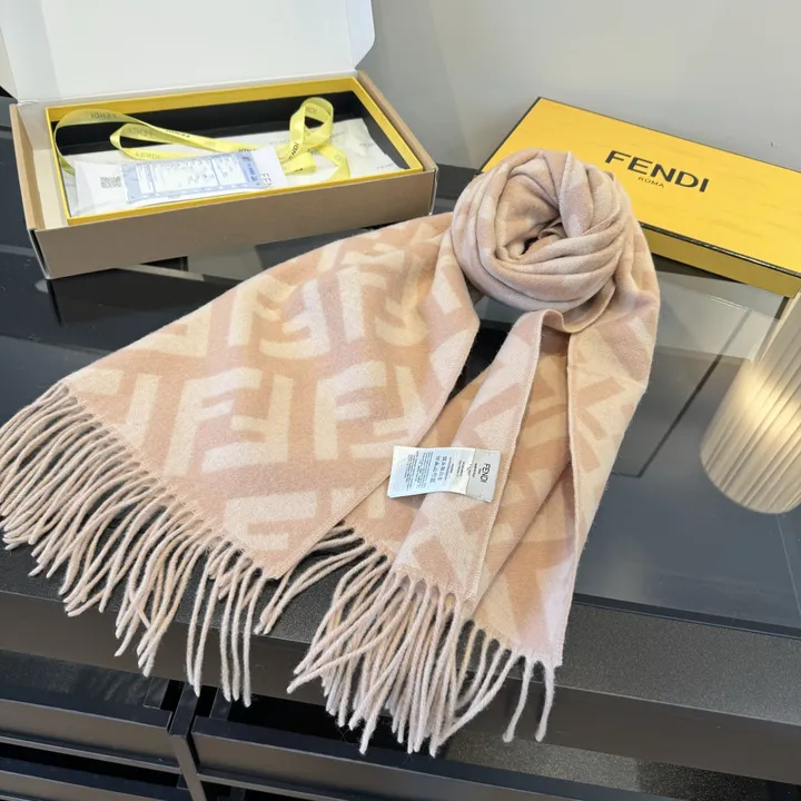 スーパーコピー フェンディ マフラー