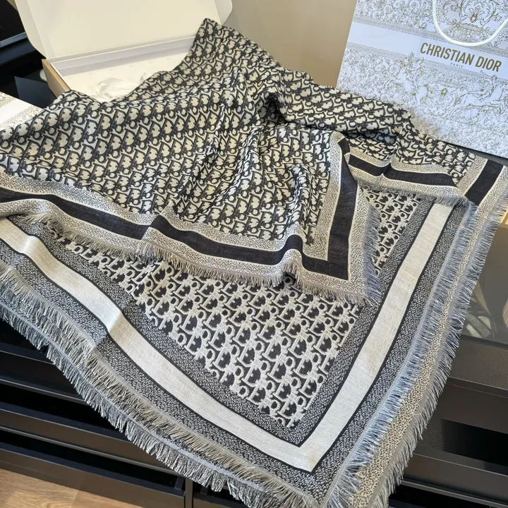 スーパーコピー ディオール マフラー