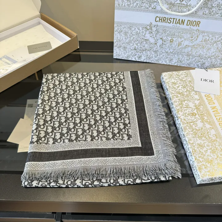 スーパーコピー ディオール マフラー