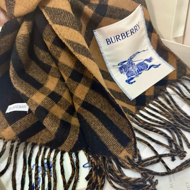 スーパーコピー バーバリー ス マフラー