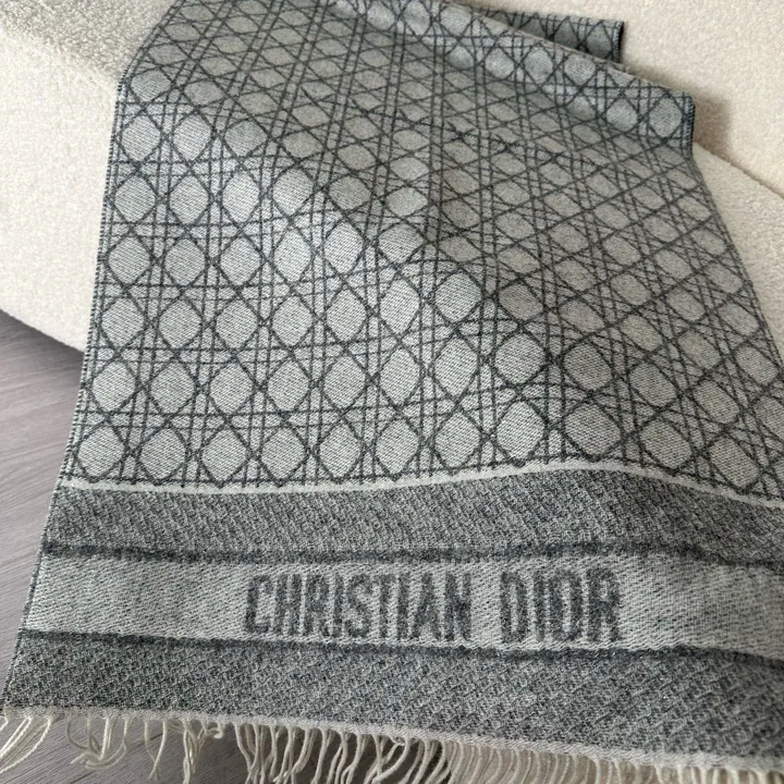 スーパーコピー ディオール マフラー