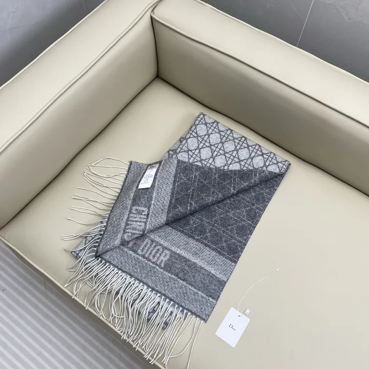 スーパーコピー ディオール マフラー