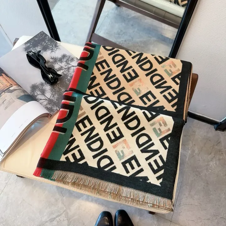 スーパーコピー フェンディ マフラー