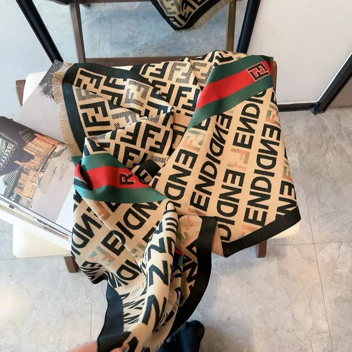 スーパーコピー フェンディ マフラー