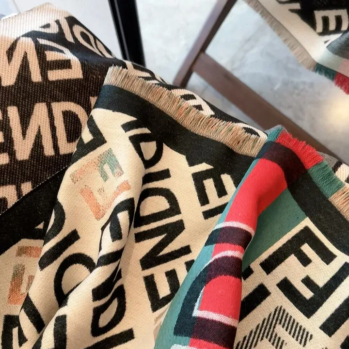 スーパーコピー フェンディ マフラー