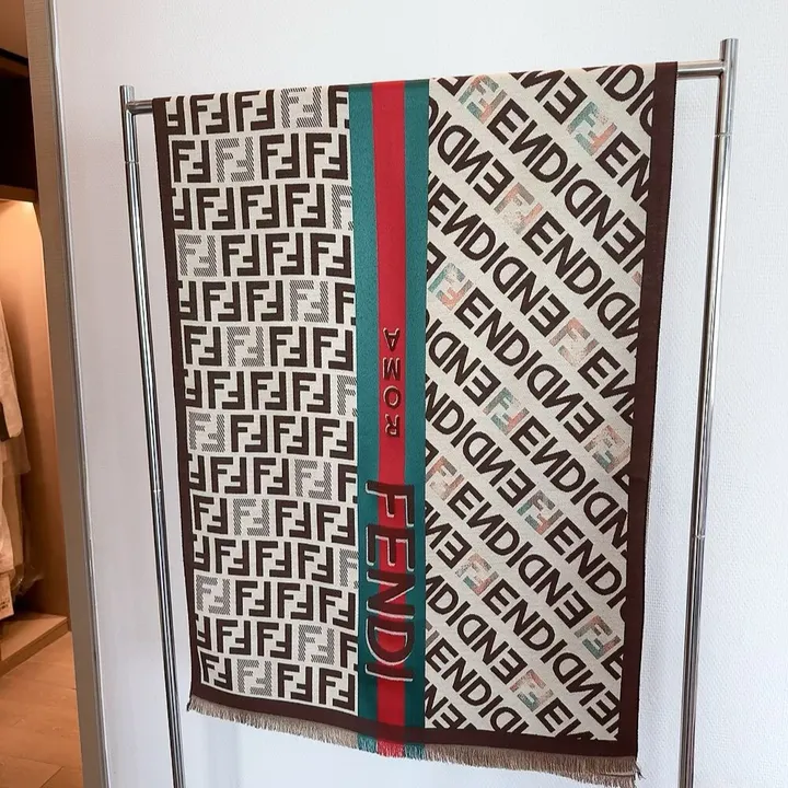 スーパーコピー フェンディ マフラー