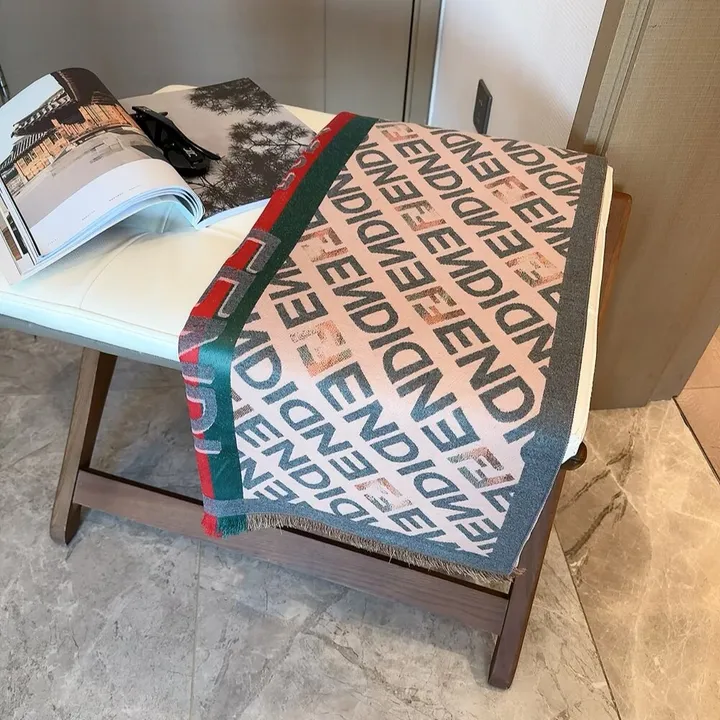 スーパーコピー フェンディ マフラー