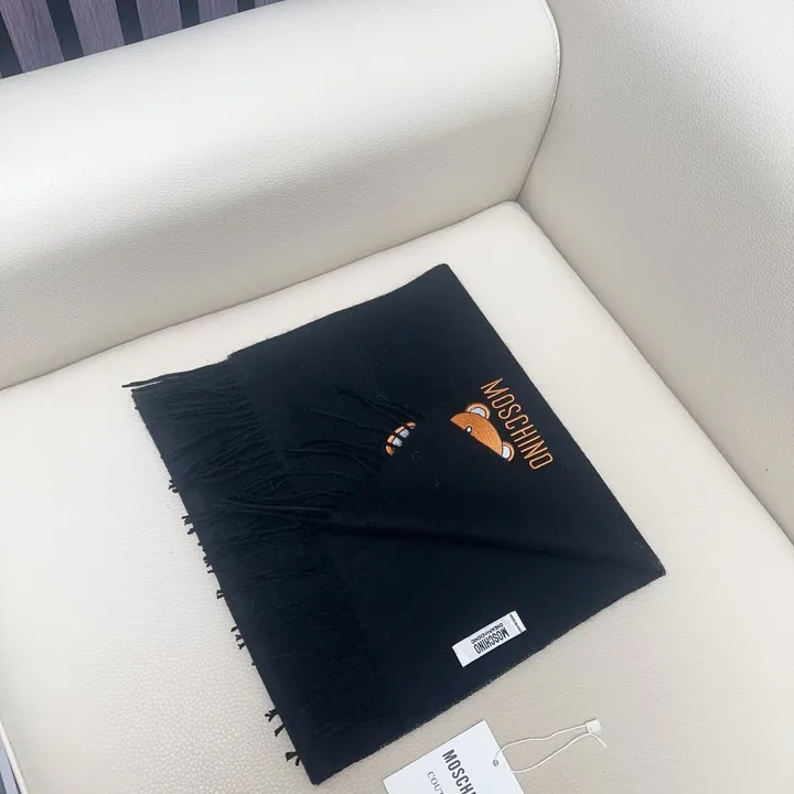 スーパーコピー モスキーノ マフラー