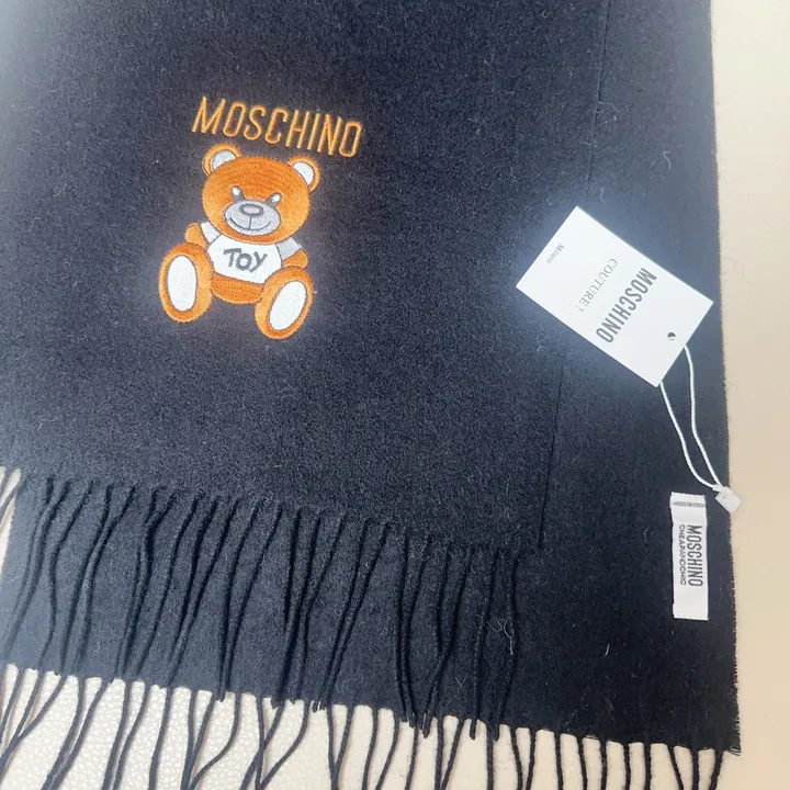 スーパーコピー モスキーノ マフラー