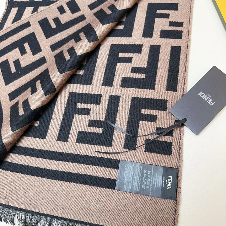 スーパーコピー フェンディ マフラー