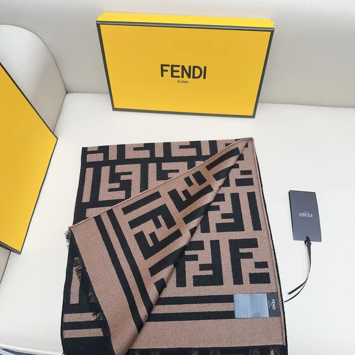 スーパーコピー フェンディ マフラー