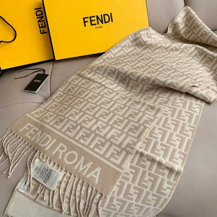 スーパーコピー フェンディ マフラー