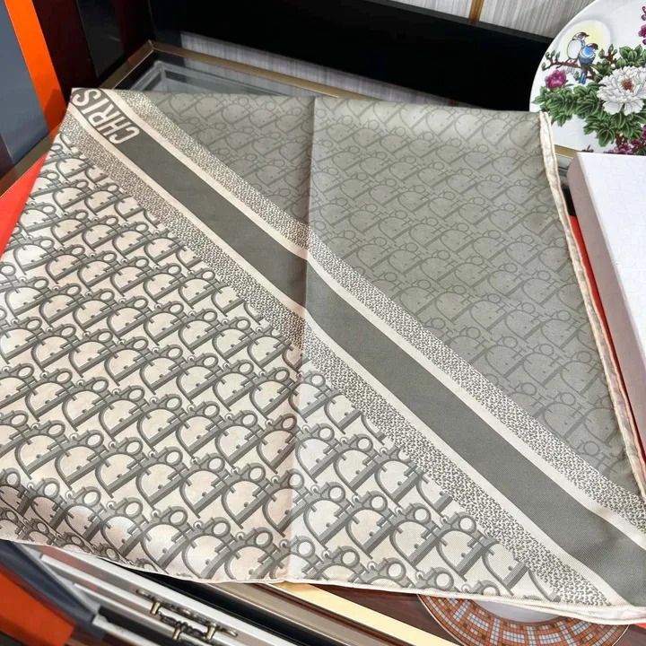 スーパーコピー ディオール マフラー