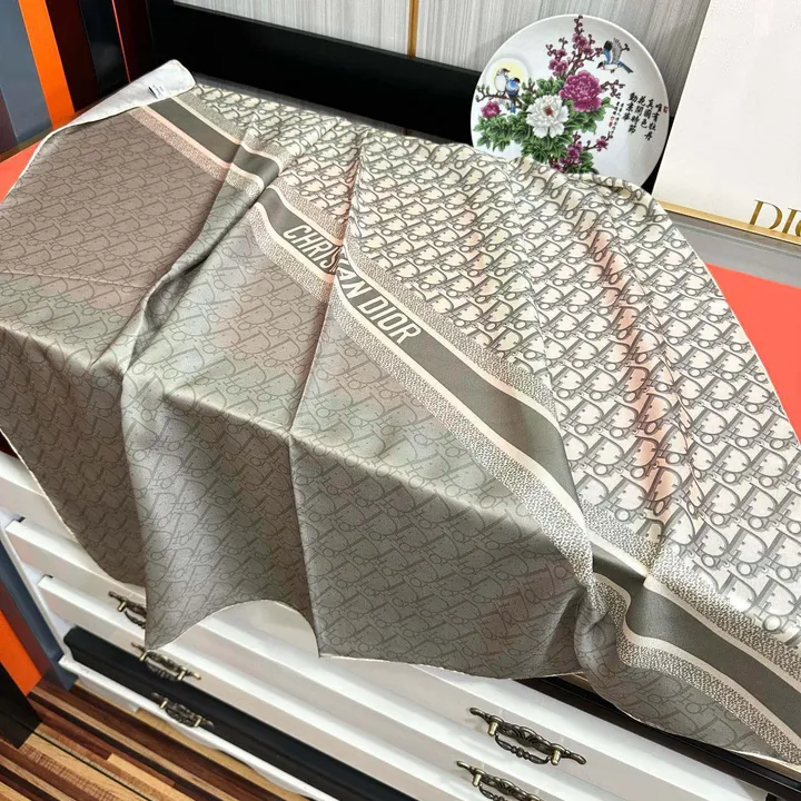 スーパーコピー ディオール マフラー