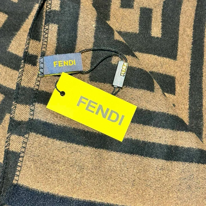 スーパーコピー フェンディ マフラー