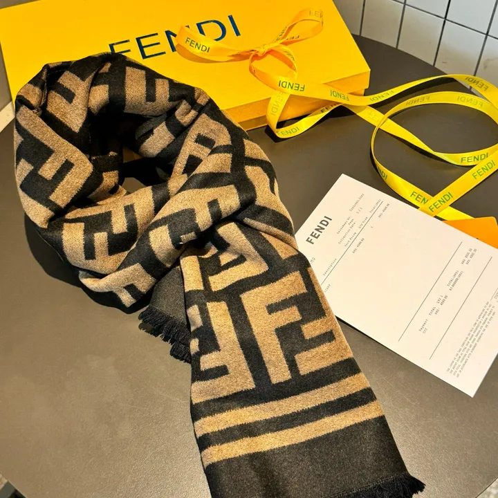 スーパーコピー フェンディ マフラー