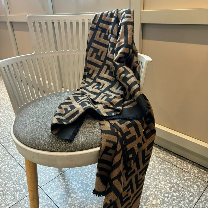 スーパーコピー フェンディ マフラー