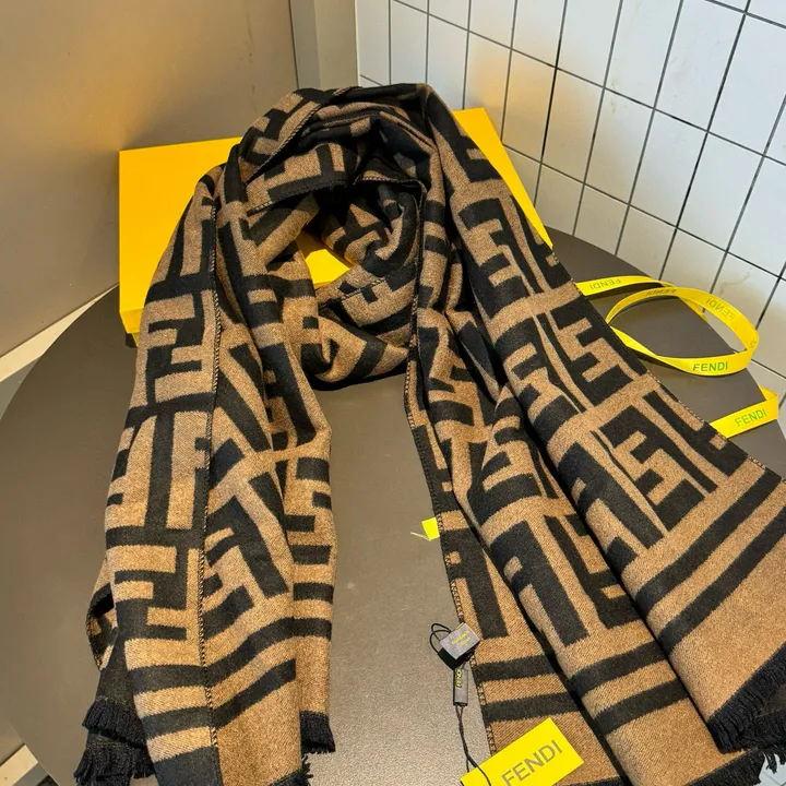 スーパーコピー フェンディ マフラー