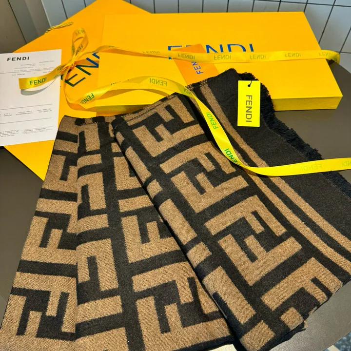 スーパーコピー フェンディ マフラー