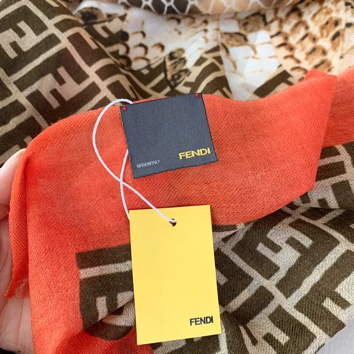 スーパーコピー フェンディ マフラー