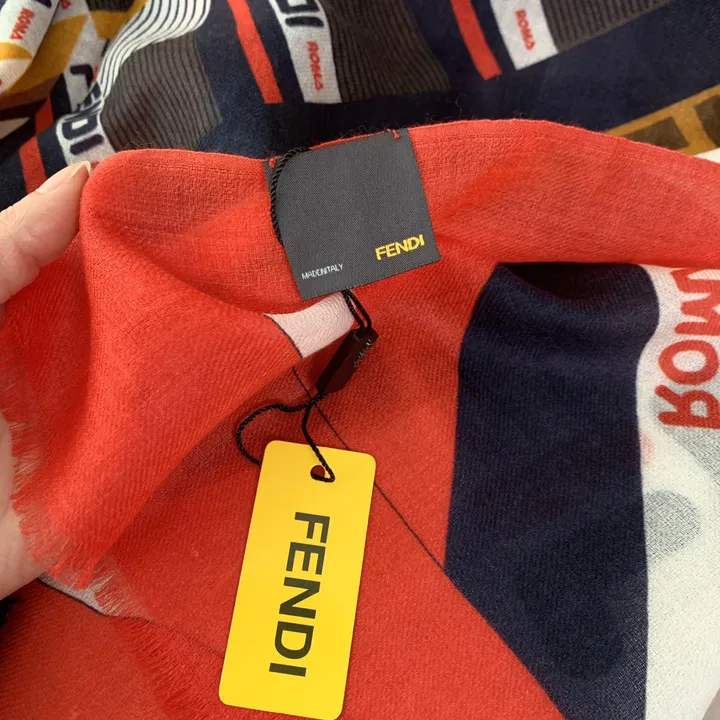 スーパーコピー フェンディ マフラー