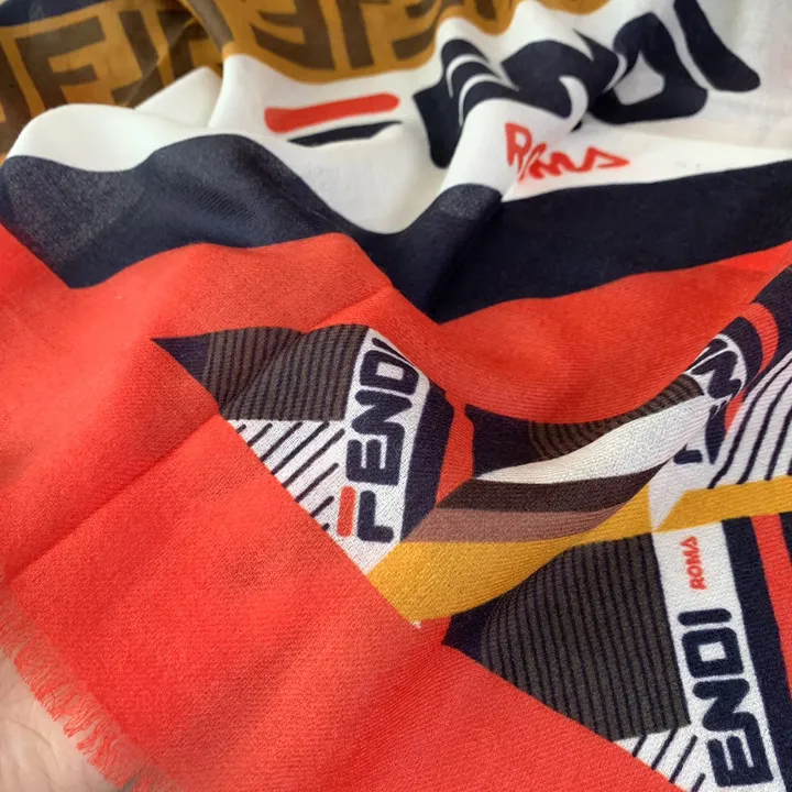 スーパーコピー フェンディ マフラー