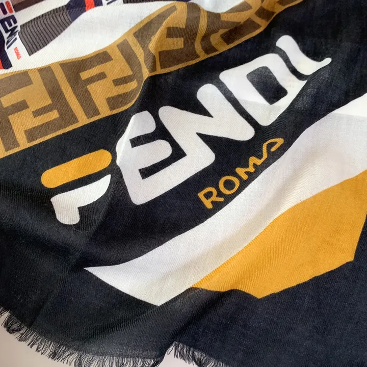 スーパーコピー フェンディ マフラー