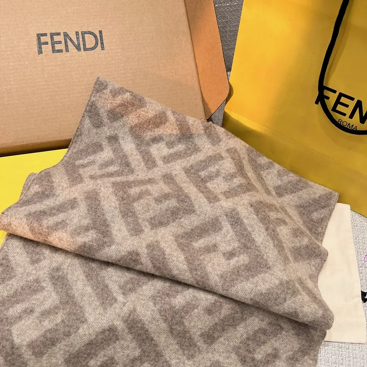 スーパーコピー フェンディ マフラー