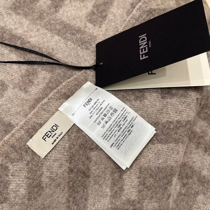 スーパーコピー フェンディ マフラー