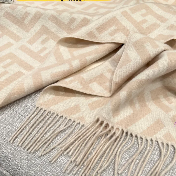 スーパーコピー フェンディ マフラー