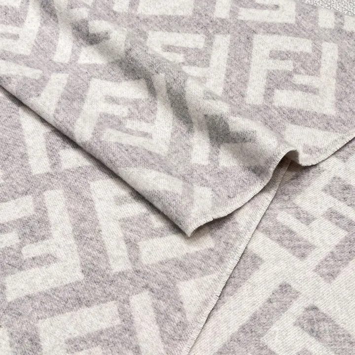 スーパーコピー フェンディ マフラー