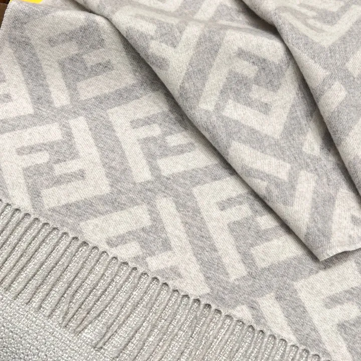 スーパーコピー フェンディ マフラー