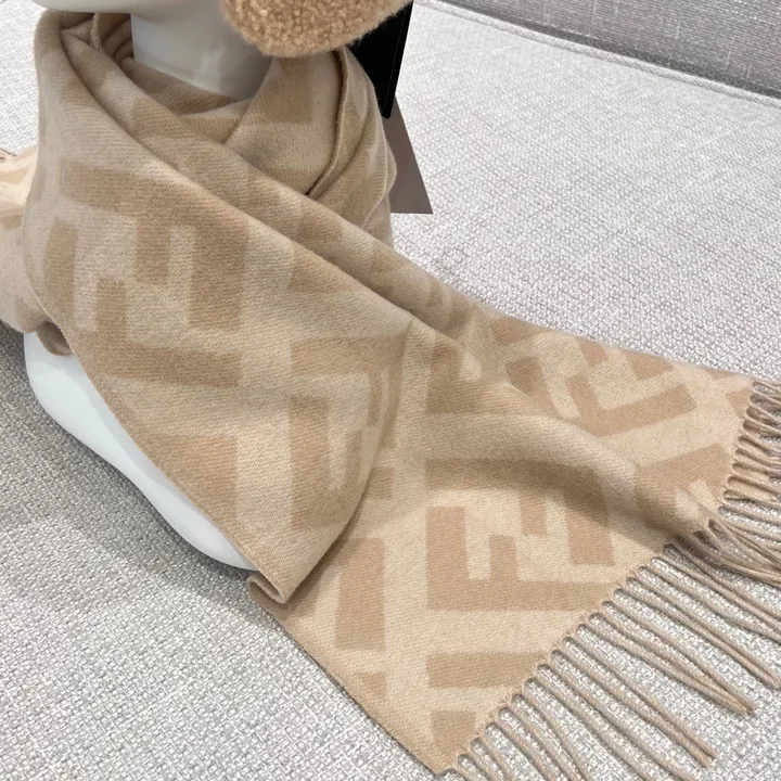 スーパーコピー フェンディ マフラー