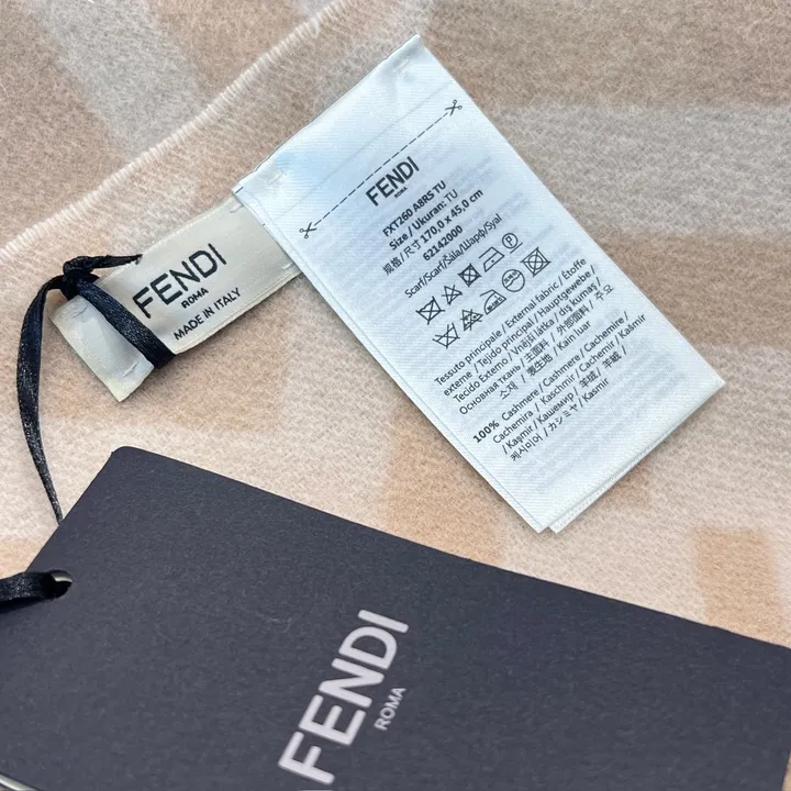 スーパーコピー フェンディ マフラー