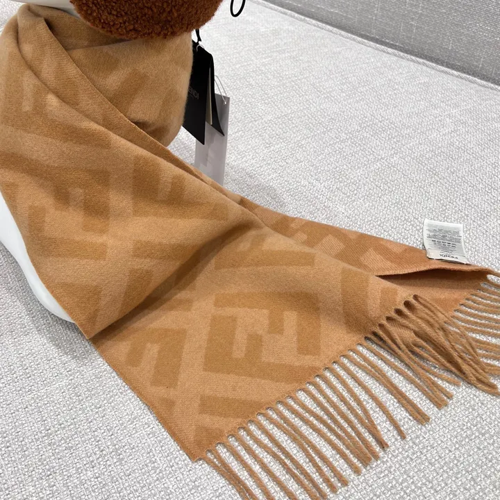 スーパーコピー フェンディ マフラー