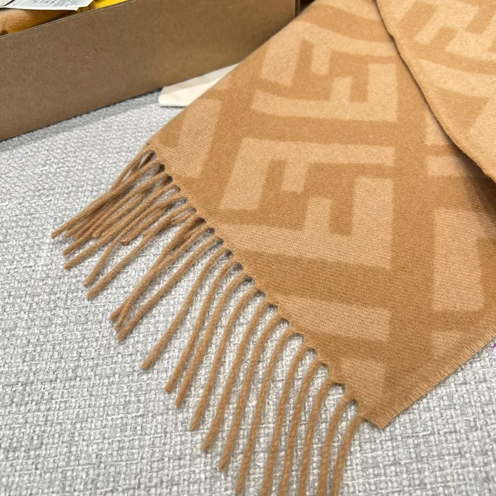 スーパーコピー フェンディ マフラー