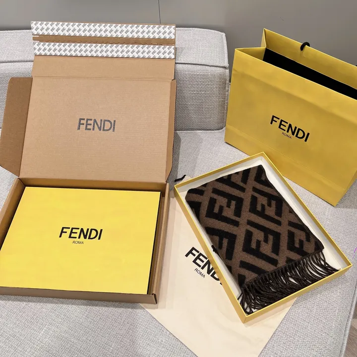 スーパーコピー フェンディ マフラー