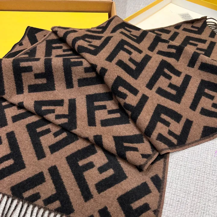 スーパーコピー フェンディ マフラー