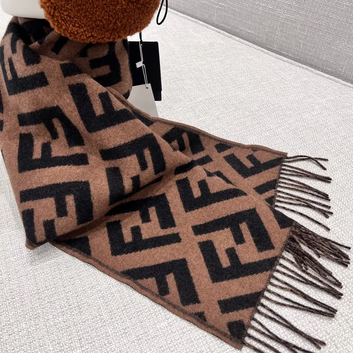 スーパーコピー フェンディ マフラー