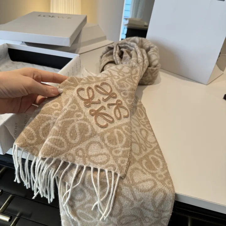 スーパーコピー ロエベ マフラー