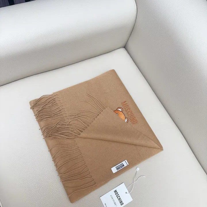 スーパーコピー モスキーノ マフラー