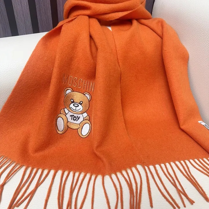 スーパーコピー モスキーノ マフラー