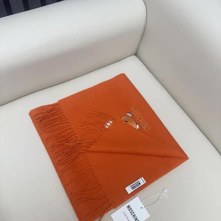 スーパーコピー モスキーノ マフラー